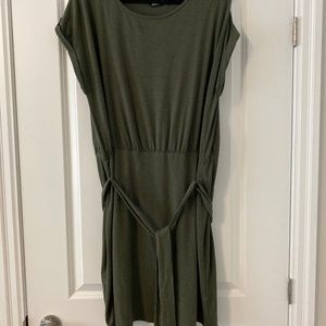 T shirt style dress by reitmans size Xxl fits XL elastic waist with belt 15.00